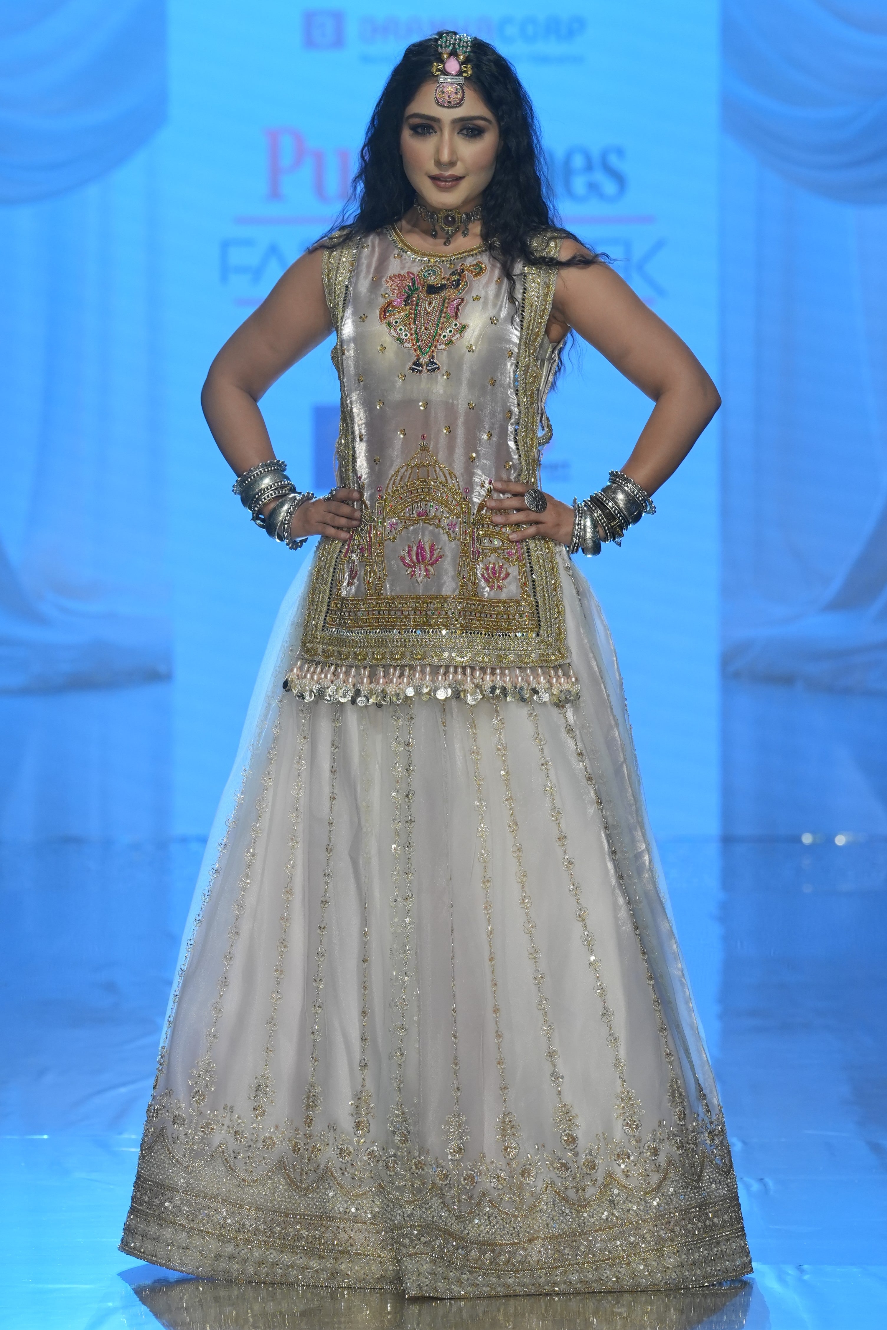 Ghagara set