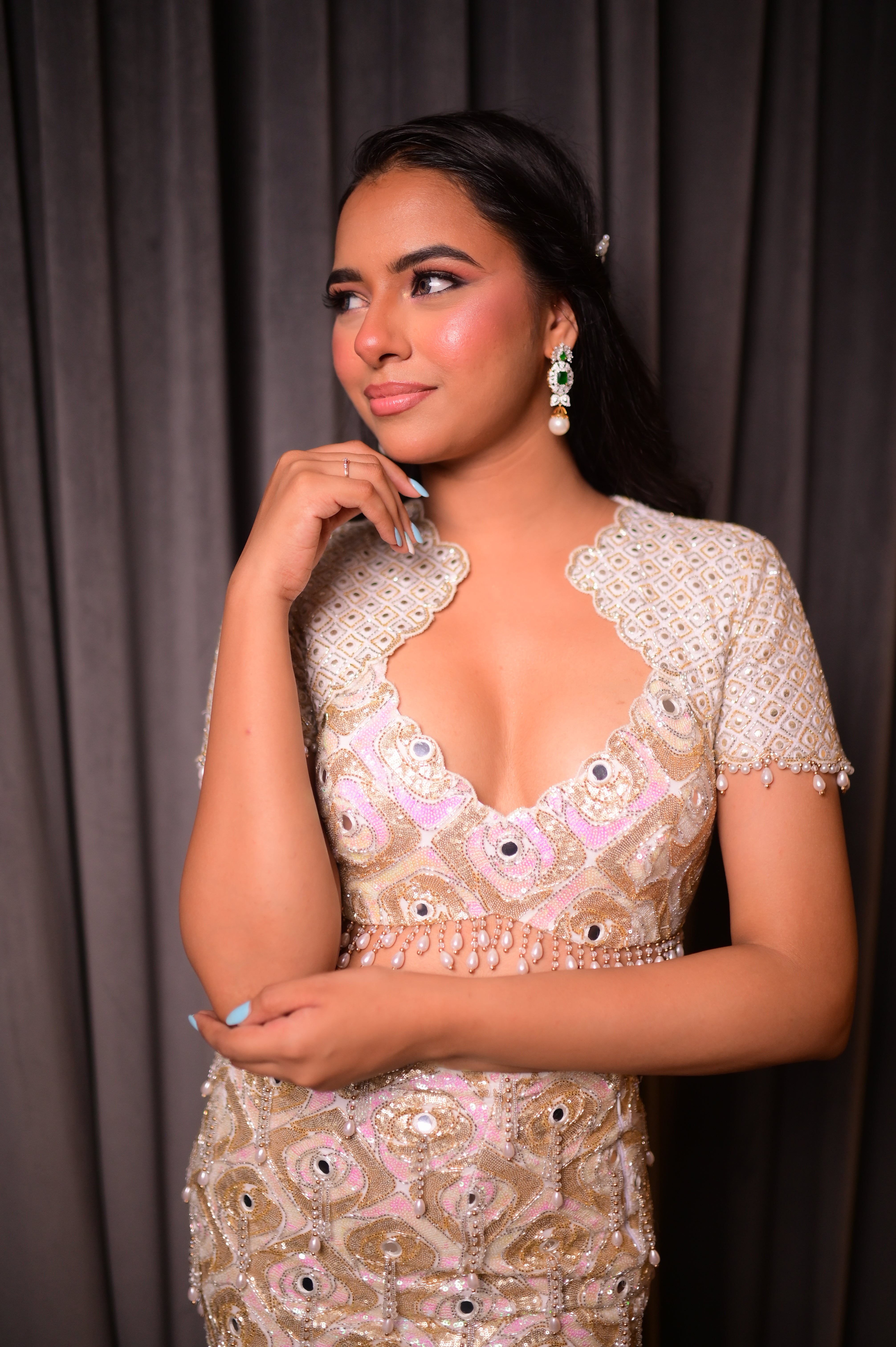 White sequin mermaid cut three - piece set