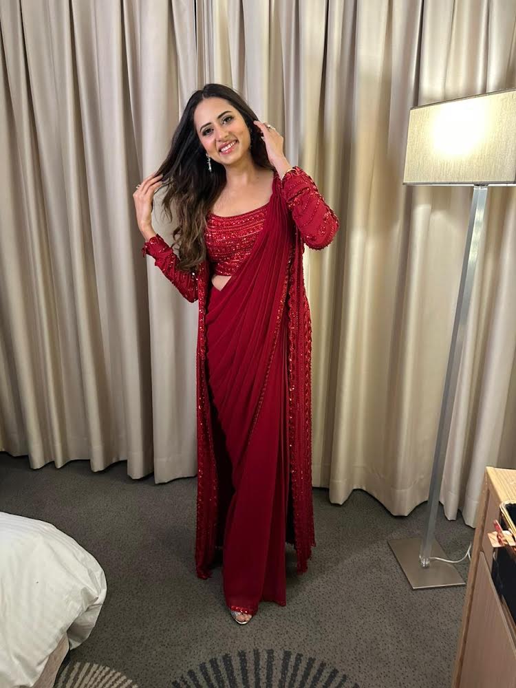 Sargun Mehta in Jalsa Saree Set
