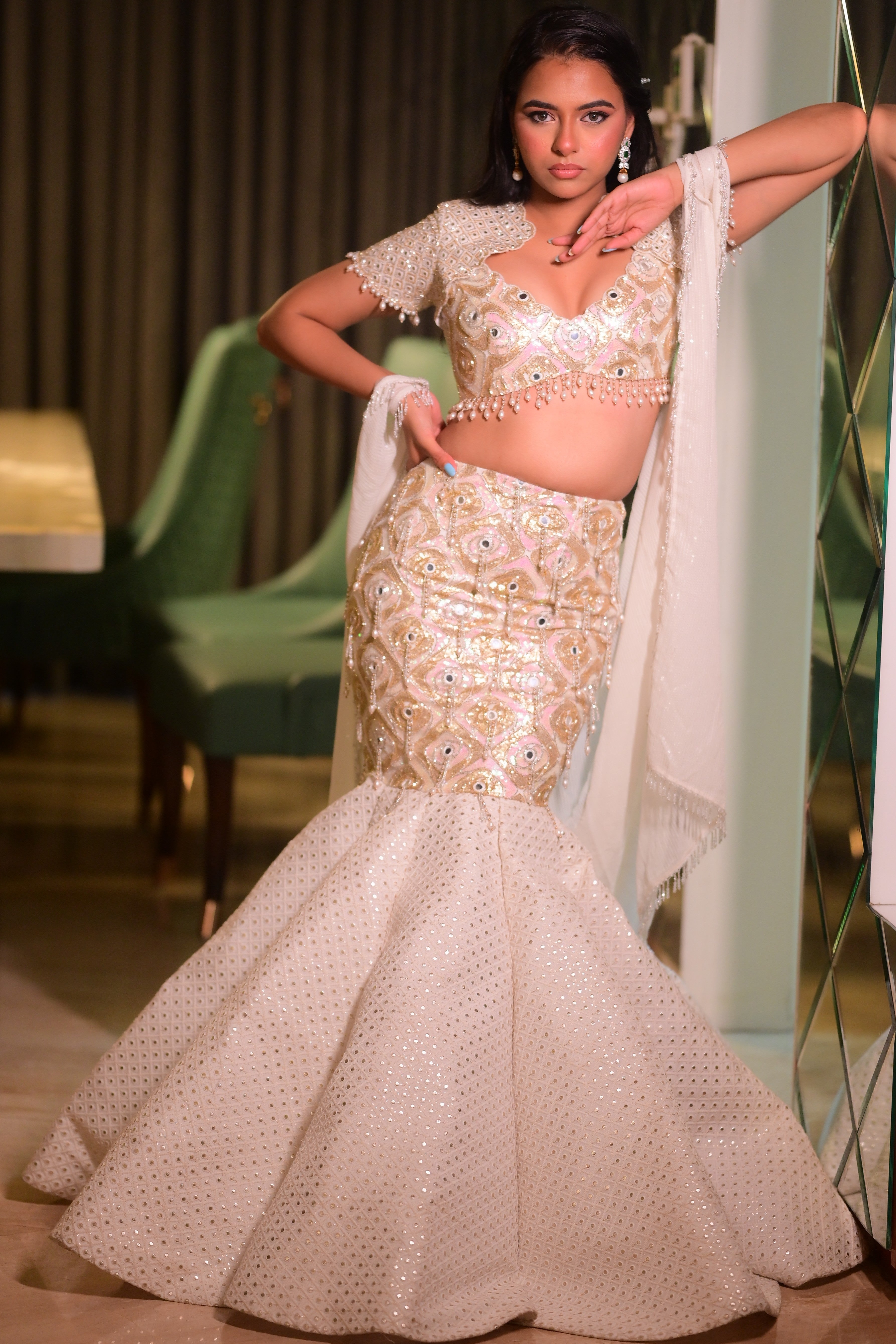 White sequin mermaid cut three - piece set