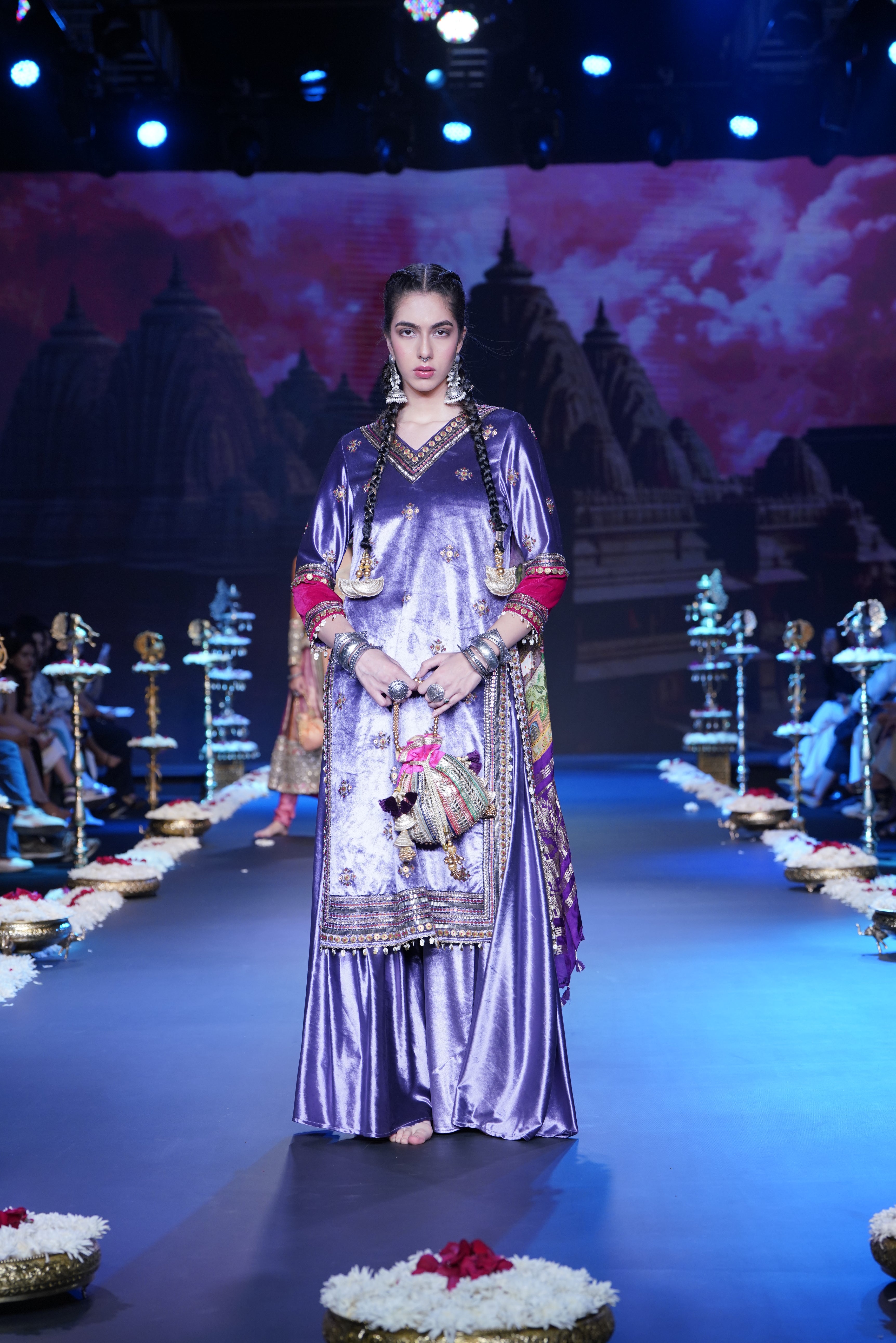 Lilac kurta with Srinathji print embroidered set