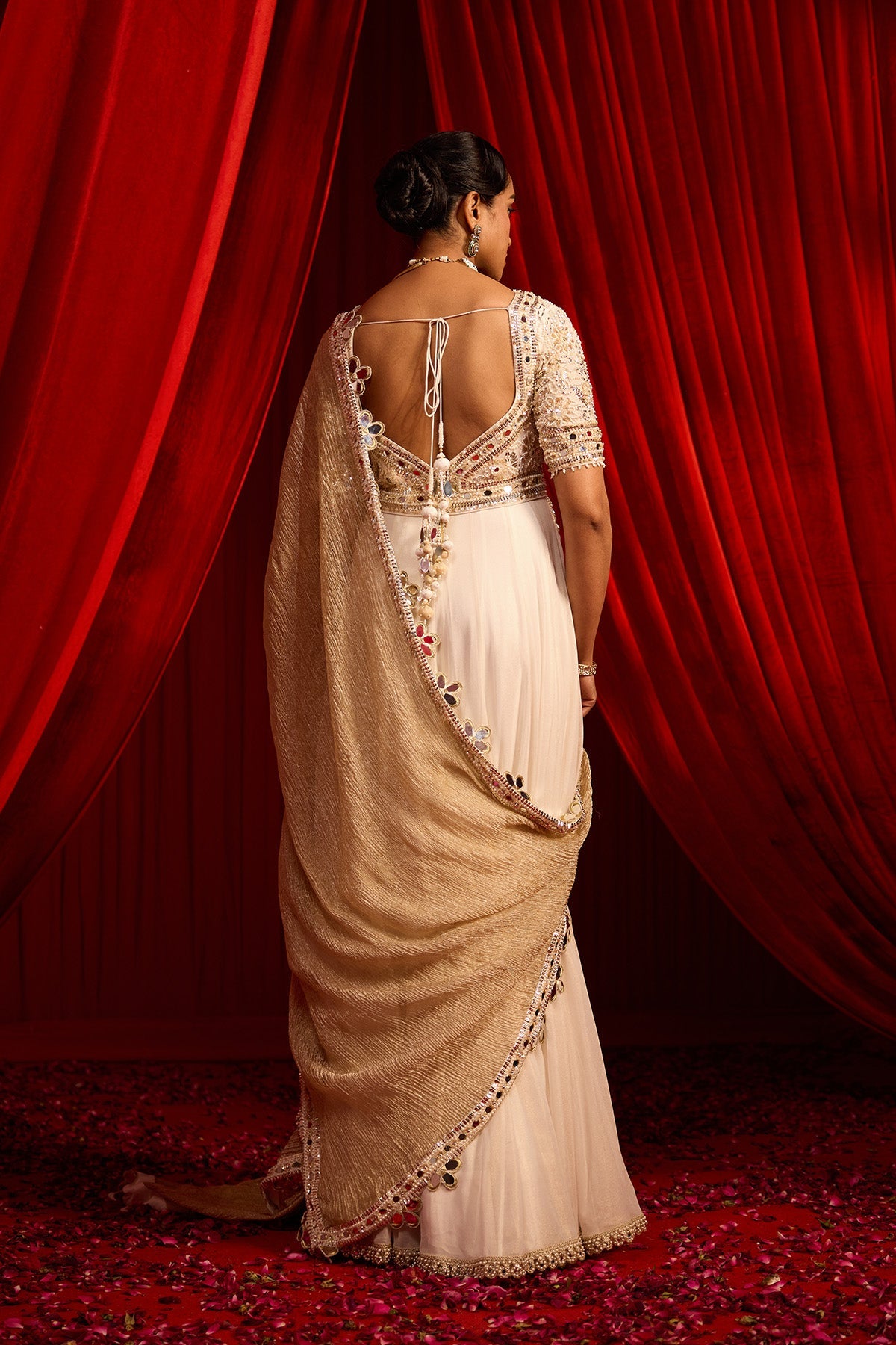 SHWET SANGATI ANARKALI SET